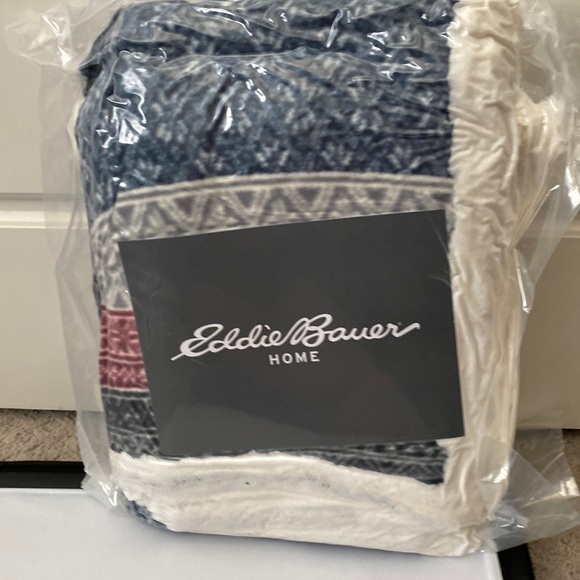 Eddie Bauer fleece throw - Picture 1 of 3